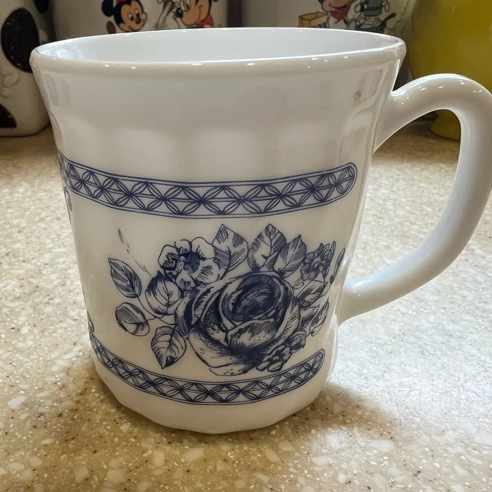 Arcopel Honorine France Blue and White Mug